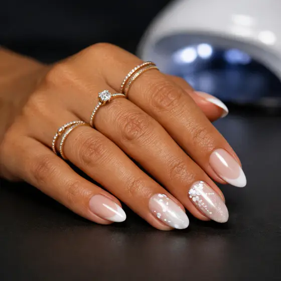 Uñas de novia delicadas