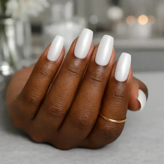 Diseño de uñas blancas