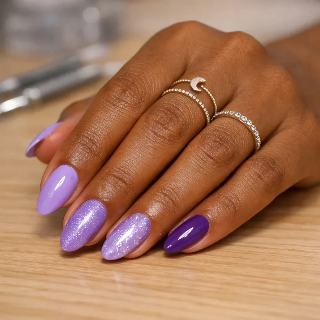 Uñas lavanda delicadas